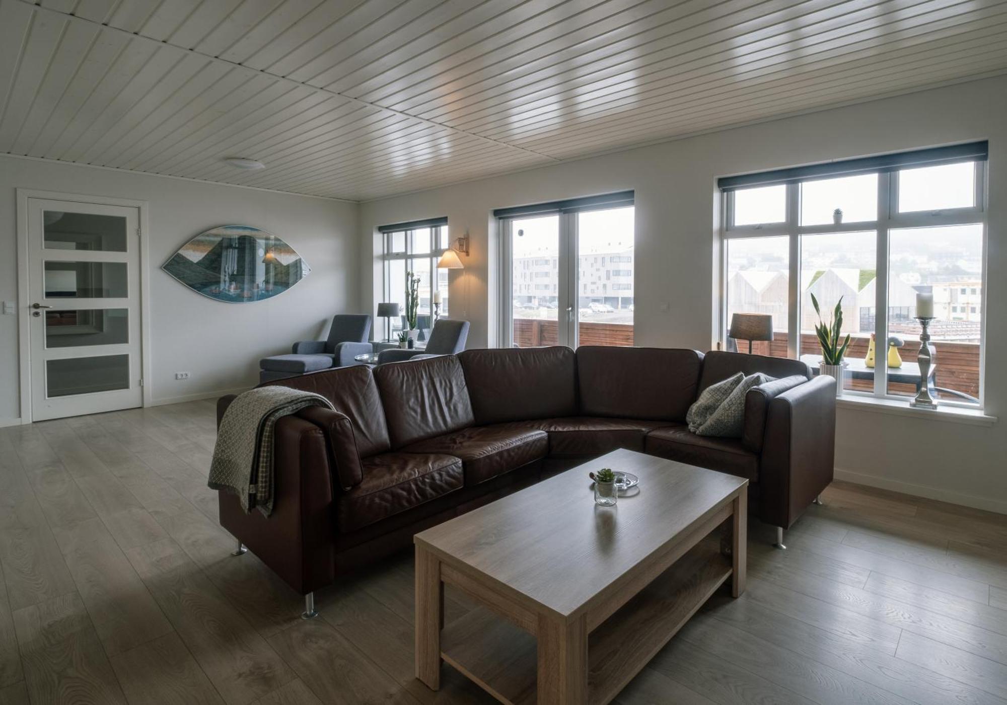 Spacious City Center Home By The Sea Klaksvík Exterior foto